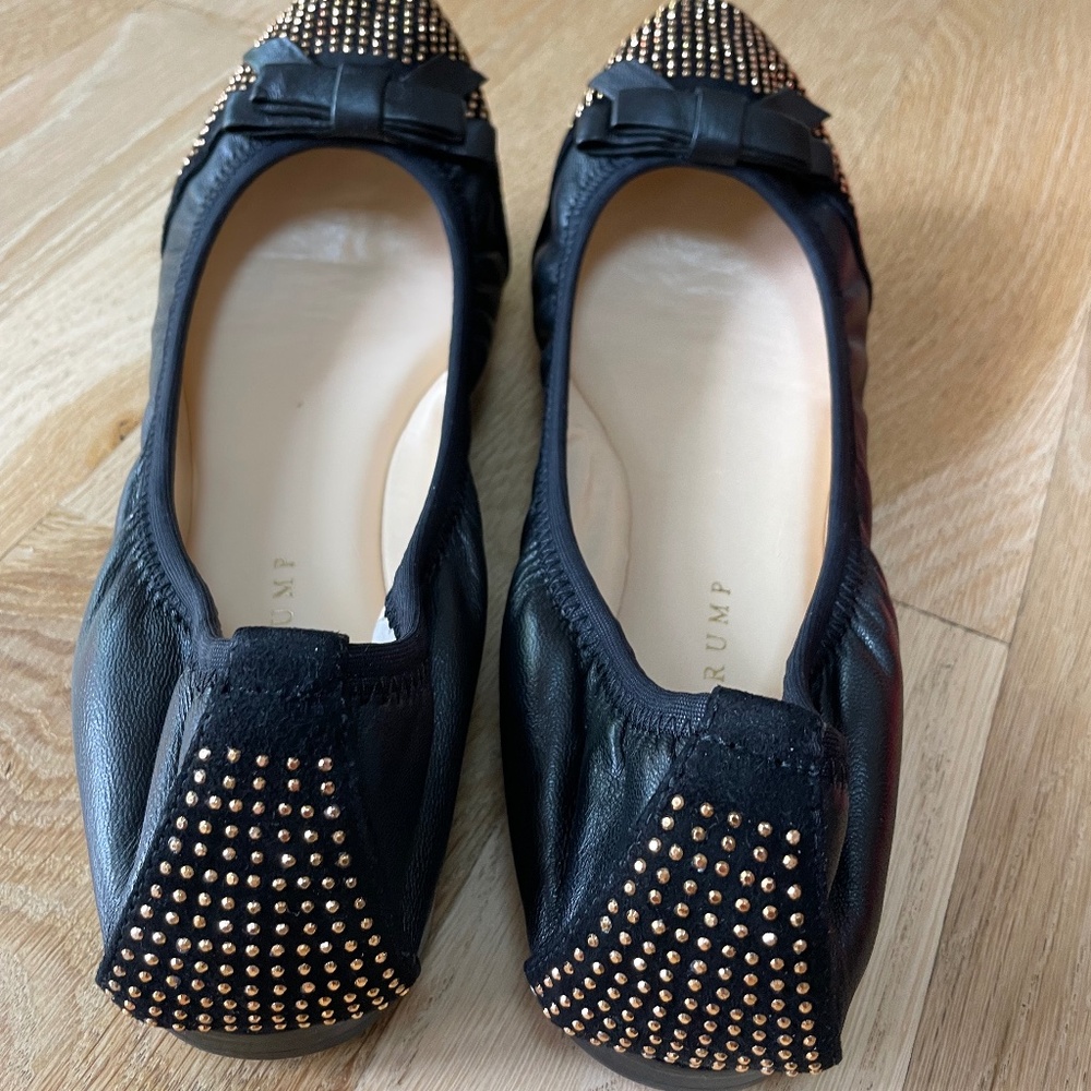 Ivanka Trump Leather Ballet Flat w/gold studs Sz 9.5 - Picture 5 of 8
